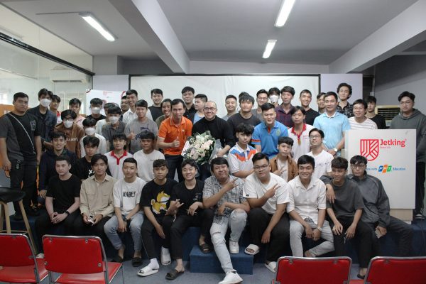 Sinh viên FPT Jetking tham gia Workshop cùng anh Philip Hùng Cao