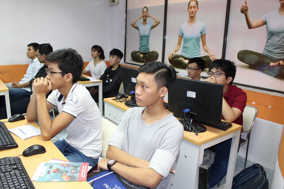 Sinh viên được thường xuyên thực hành trên máy tính