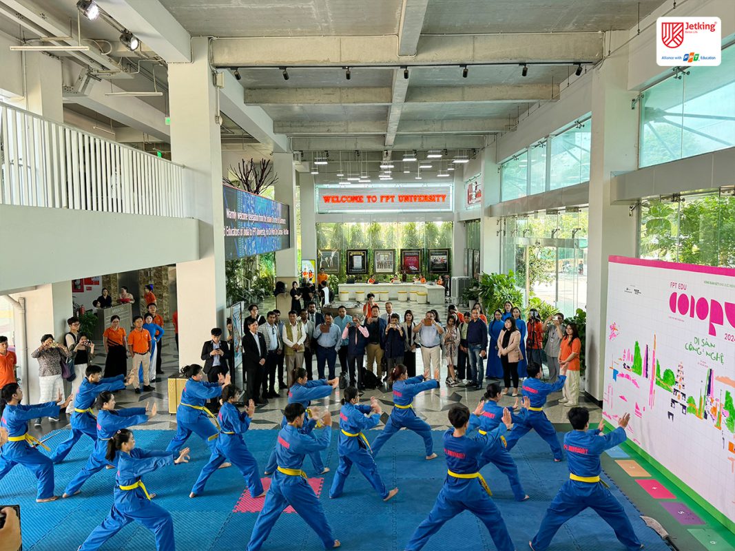Đoàn Lãnh sự quán Ấn Độ thưởng thức màn biểu diễn võ thuật Vovinam