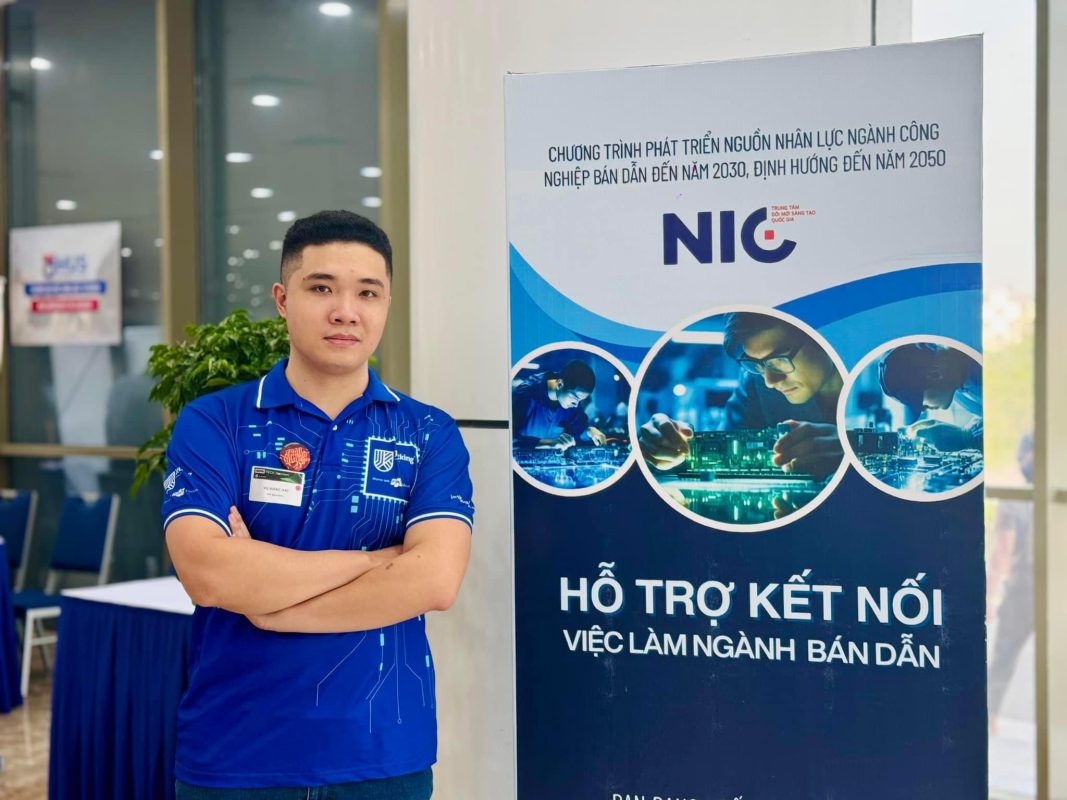 Sinh viên Vũ Khắc Hải tham gia sự kiện về chip bán dẫn tại NIC Hòa Lạc