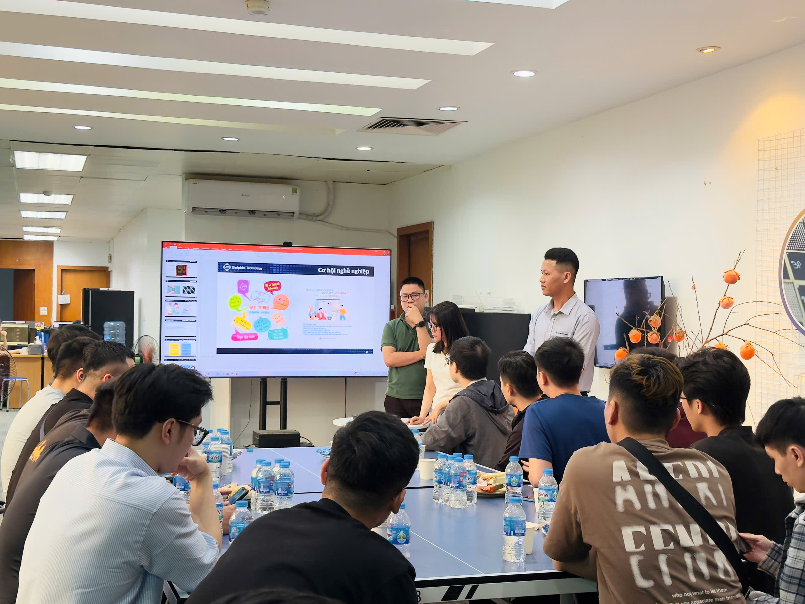 Khám phá dolphin technology cùng FPT Jetking tại chuyến tham quan doanh nghiệp