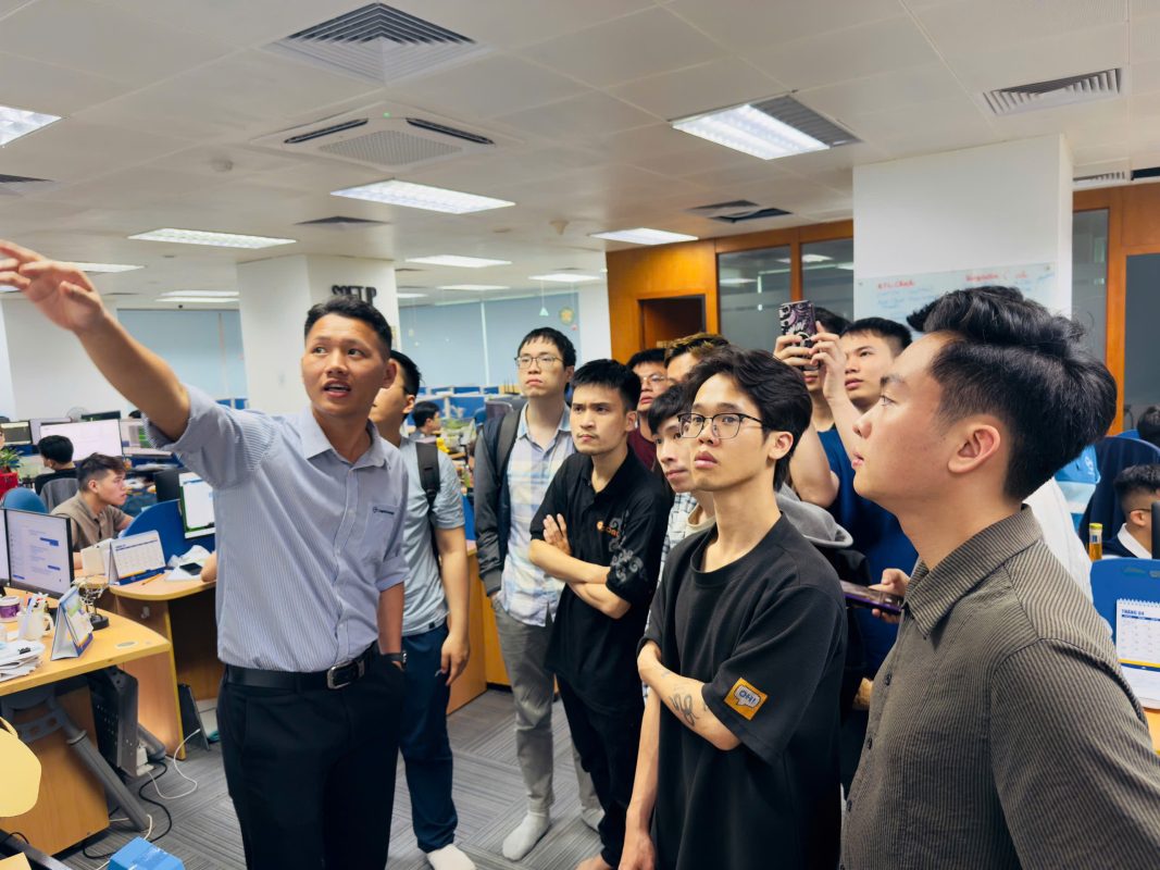 Chuyến tham quan mở ra nhiều định hướng nghề nghiệp tiềm năng cho FAIer trong lĩnh vực bán dẫn
