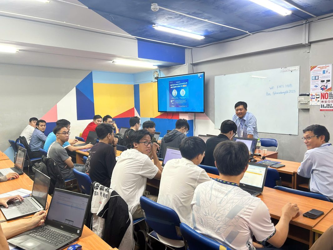 "Bỏ túi" kiến thức hữu ích từ workshop "Thiết kế vi mạch dành cho người mới" cùng FPT Jetking