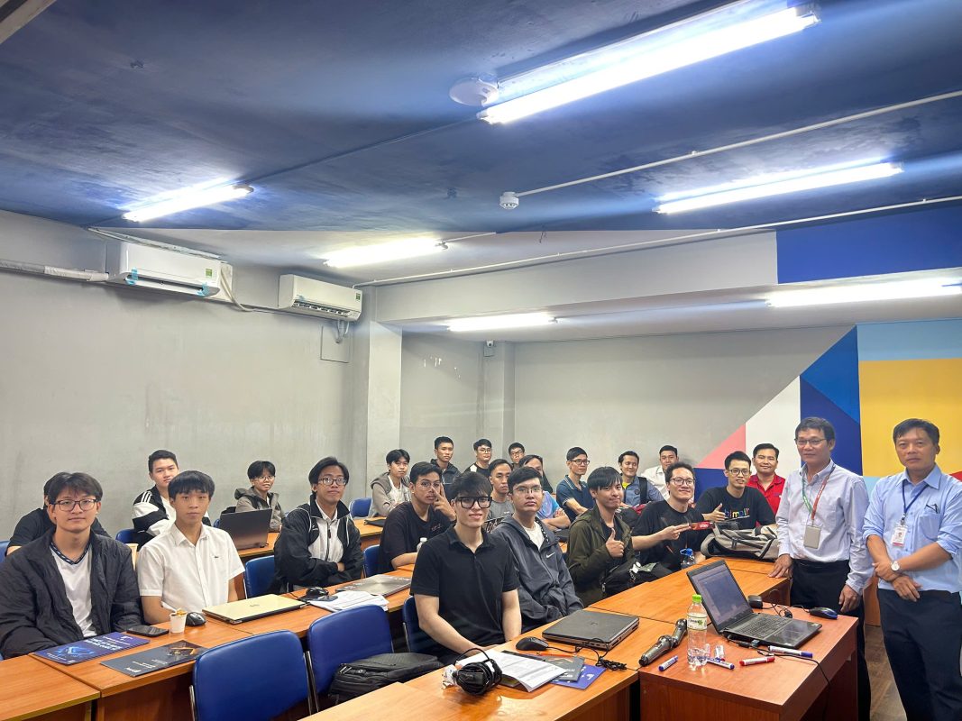"Bỏ túi" kiến thức hữu ích từ workshop "Thiết kế vi mạch dành cho người mới" cùng FPT Jetking