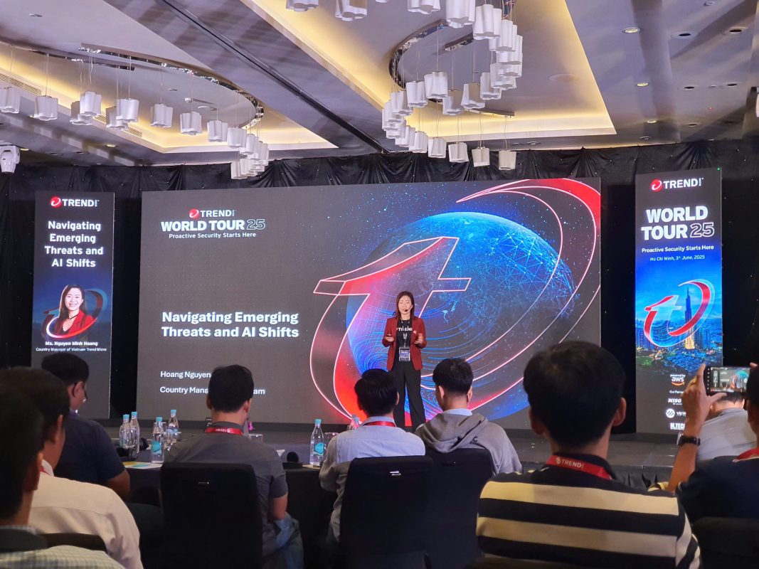 Diễn giả Nguyễn Minh Hoàng – Giám đốc quốc gia tại Việt Nam, Trend Micro, chia sẻ chủ đề “Navigating Emerging Threats and AI Shifts”