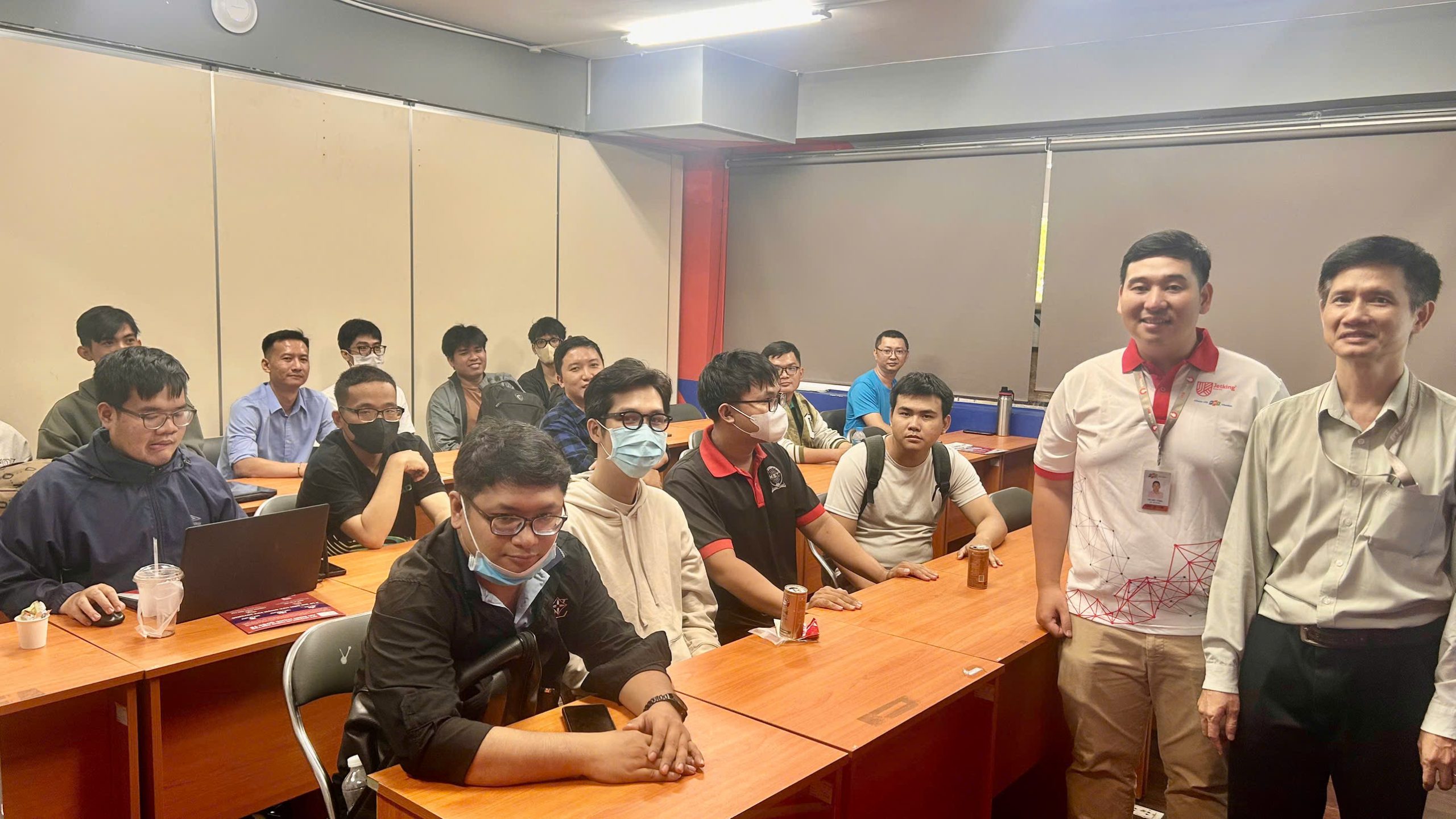 Giải mã an ninh mạng trong kỷ nguyên ai và iot: Thách thức hay cơ hội cho lập trình viên