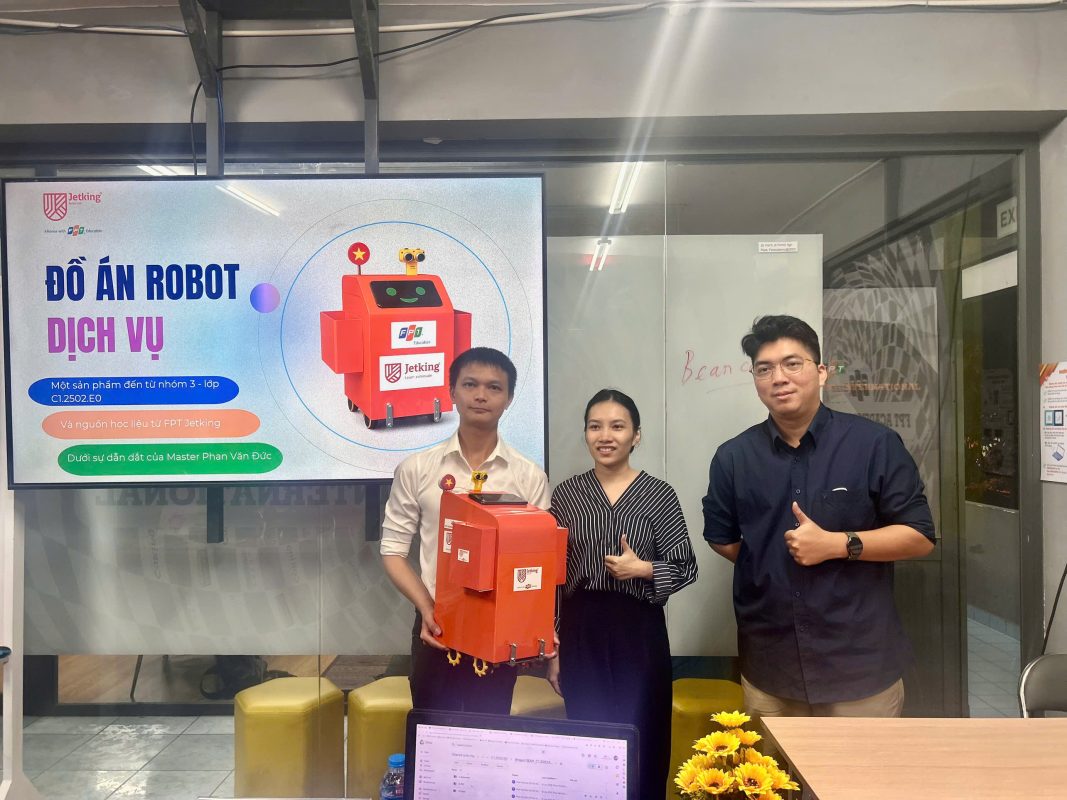 Robot dịch vụ hỗ trợ tuyển sinh: Đồ án ấn tượng của sinh viên FPT Jetking ngay từ học kỳ đầu