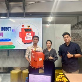 Robot dịch vụ hỗ trợ tuyển sinh: Đồ án ấn tượng của sinh viên FPT Jetking ngay từ học kỳ đầu