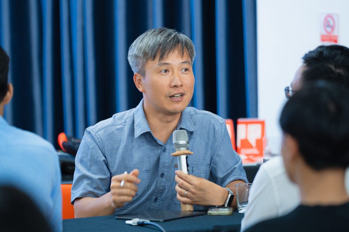 Giáo sư Lê Hạnh Phúc chia sẻ tại Talkshow