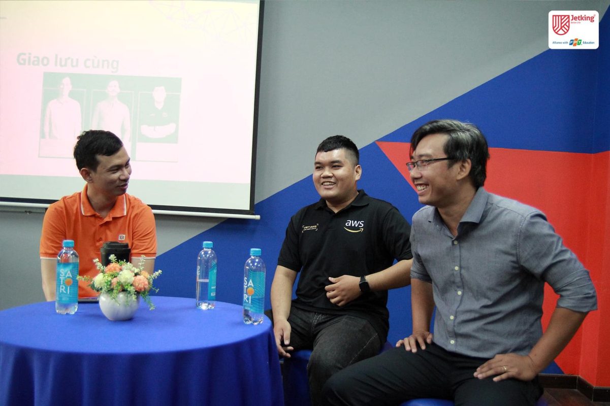 Anh Cường lần đầu tiên tham gia sự kiện của FPT Jetking với vai trò Panelist