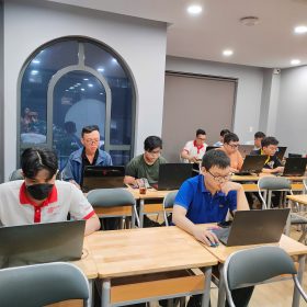 Lớp J1.2409.E0 bước vào kỳ thi kết thúc học kỳ 2: Vững vàng bản lĩnh, sẵn sàng chinh phục hành trình mới