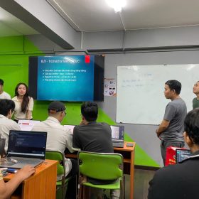 Sinh viên sáng tạo sản phẩm ứng dụng của vi điều khiển và thể hiện khả năng thuyết trình