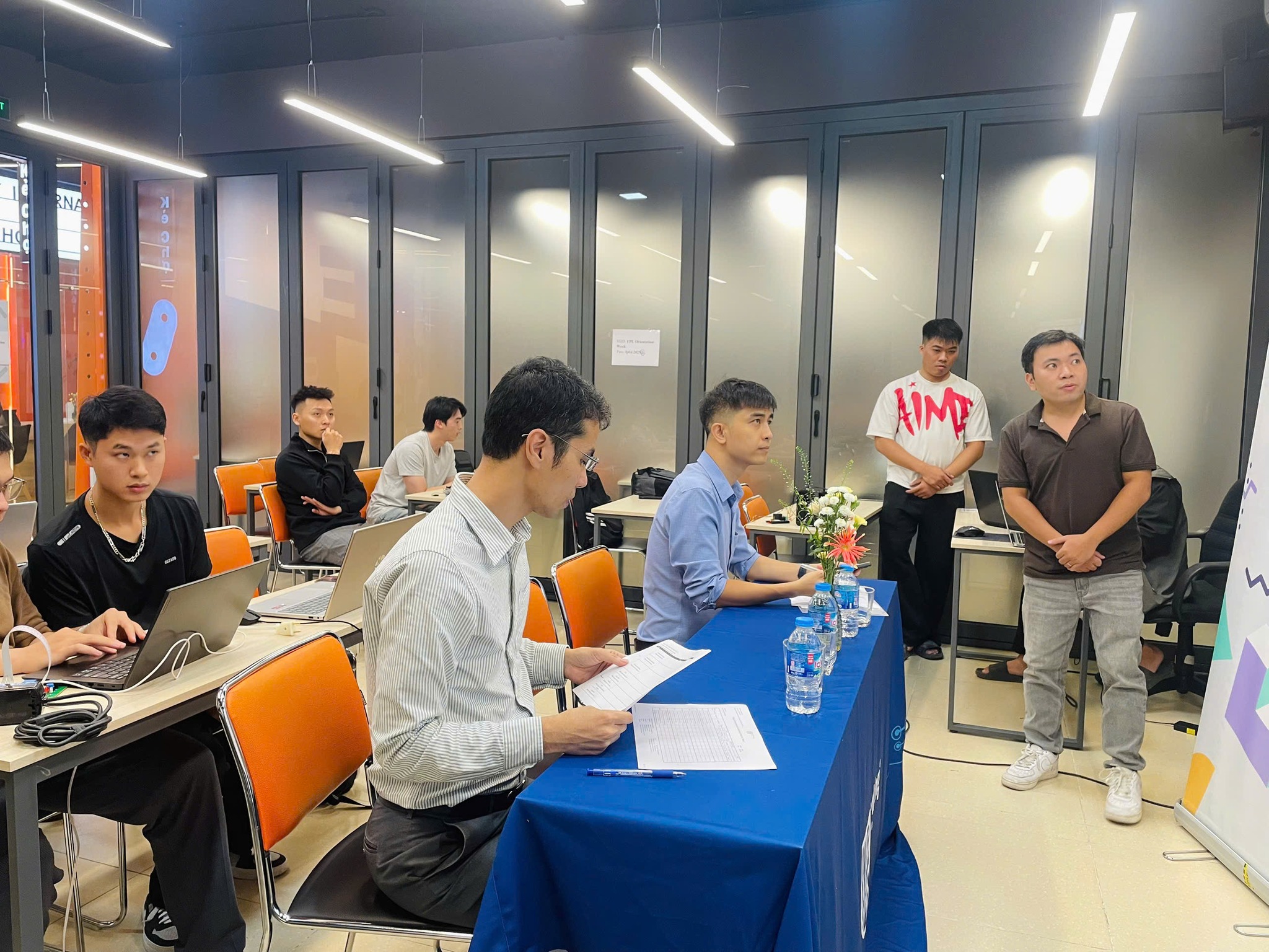 Hành trình sáng tạo của sinh viên FPT Jetking: Bước khởi đầu đầy cảm hứng của lớp C2505E