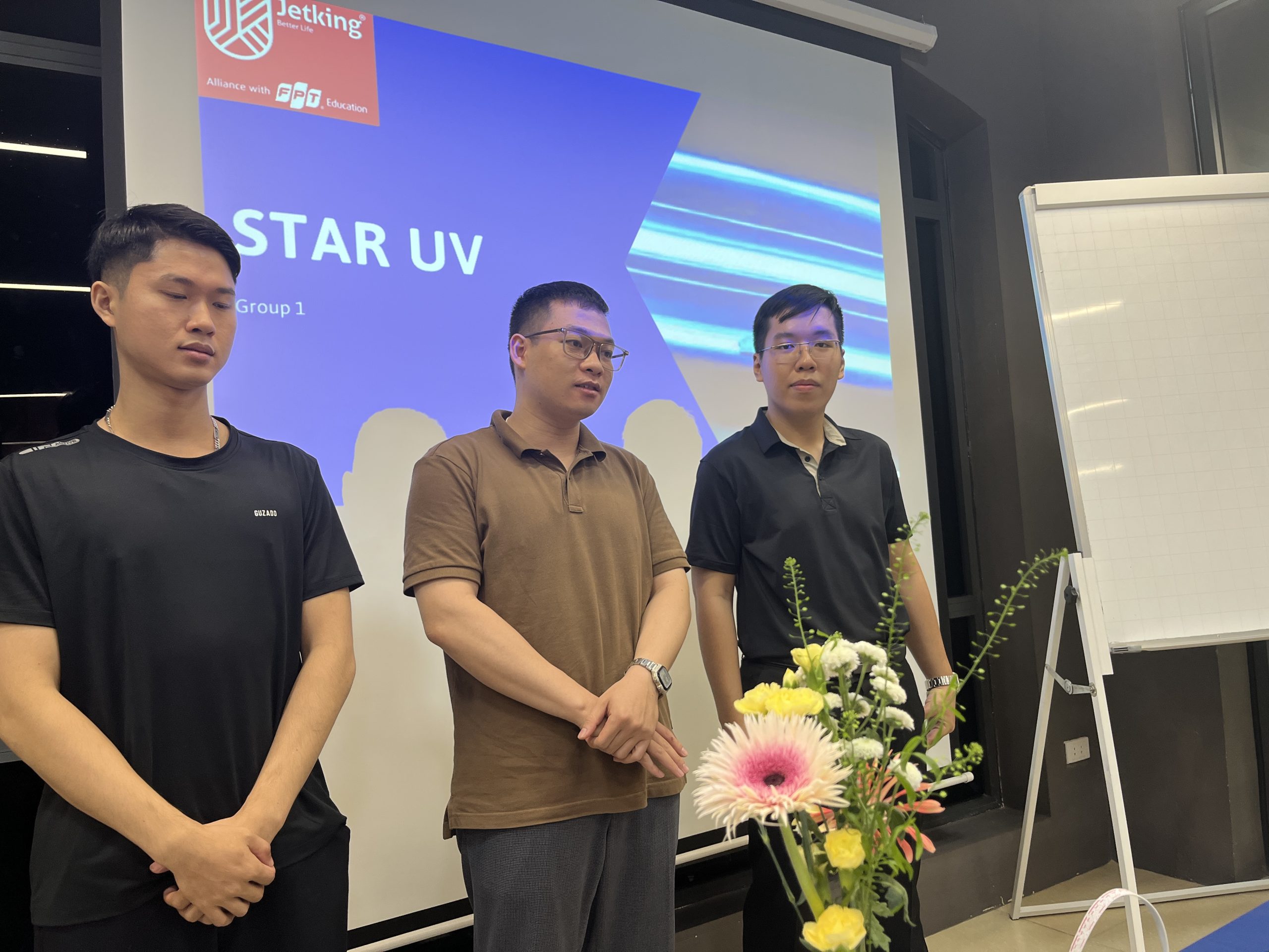 Dự án “STAR UV”: Giải pháp khử khuẩn thông minh ứng dụng công nghệ IoT của sinh viên FPT Jetking