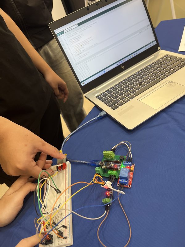 Dự án “Hệ thống giám sát và rò rỉ điện trong gia đình”: Giải pháp đảm bảo an toàn điện năng trong cuộc sống hiện đại