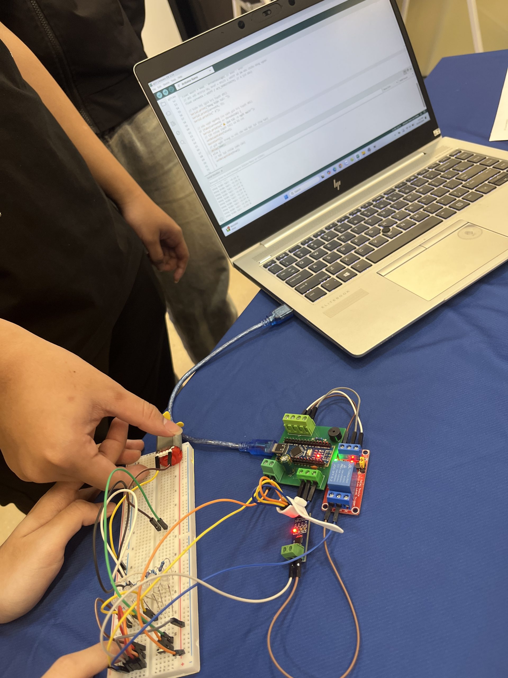 Dự án “Hệ thống giám sát và rò rỉ điện trong gia đình”: Giải pháp đảm bảo an toàn điện năng trong cuộc sống hiện đại