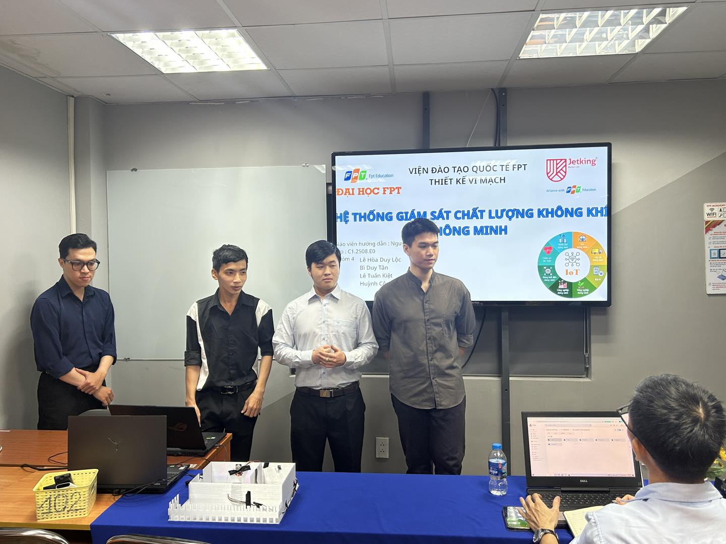 Sinh viên FPT Jetking tham gia thiết kế giải pháp bảo vệ môi trường sống xanh ngay từ kỳ 1