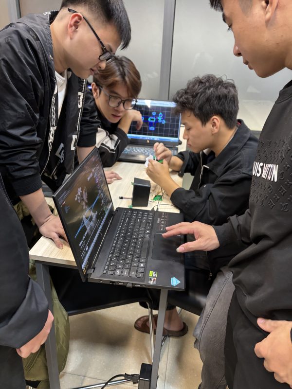 Các thành viên nhóm thực hiện đồ án