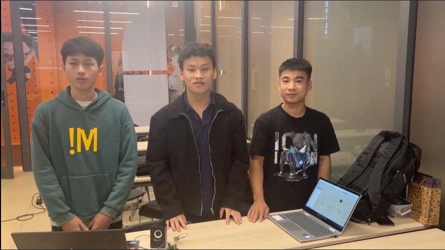 Hành trình thực hành hàn mạch điện tử của sinh viên ngành chip Design tại FPT Jetking