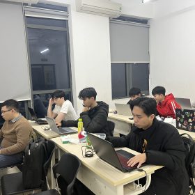 Giờ học FPGA – Nền tảng quan trọng trên hành trình thiết kế phần cứng của sinh viên C2505E