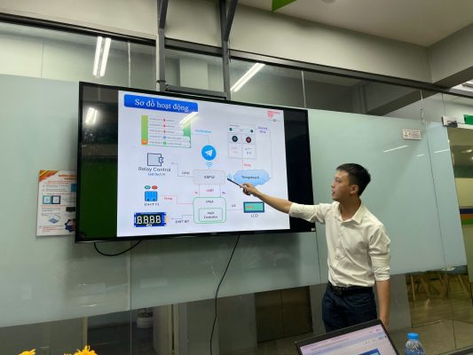 Điều khiển & Giám sát Nhiệt độ thông minh - Đồ án tiêu biểu của sinh viên FPT Jetking