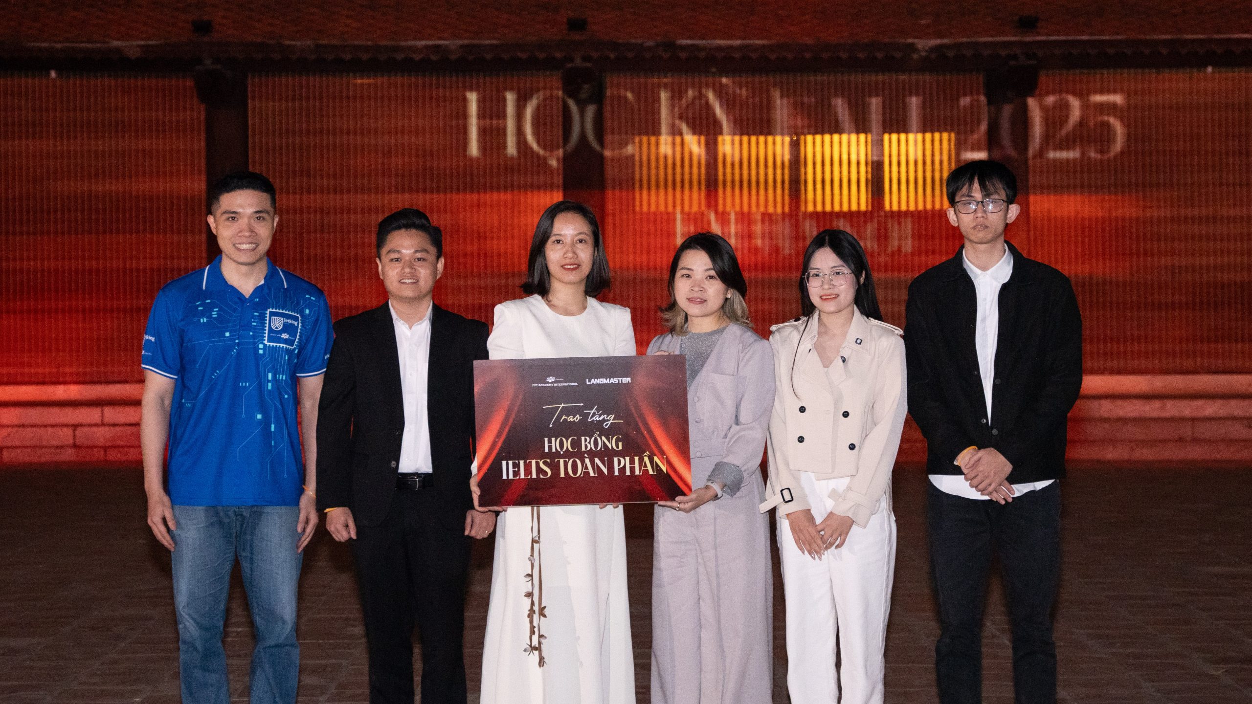 Học bổng Ielts toàn phần từ Langmaster.