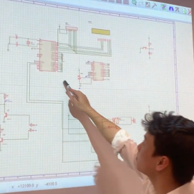 Sinh viên tự tin thuyết trình