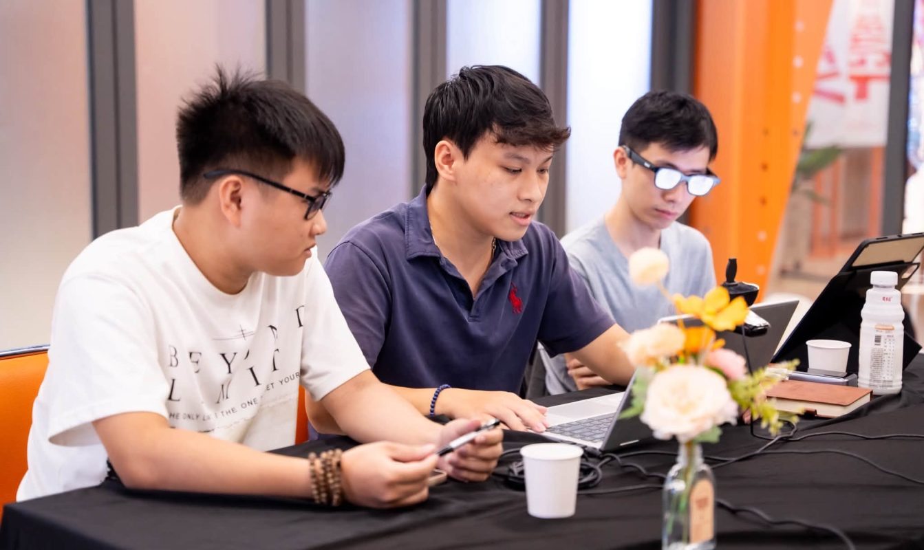 Thành viên nhóm dự án AI Camera Báo Cháy