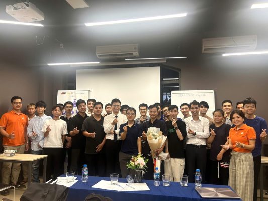 C2408E hoàn thành bảo vệ đồ án tốt nghiệp