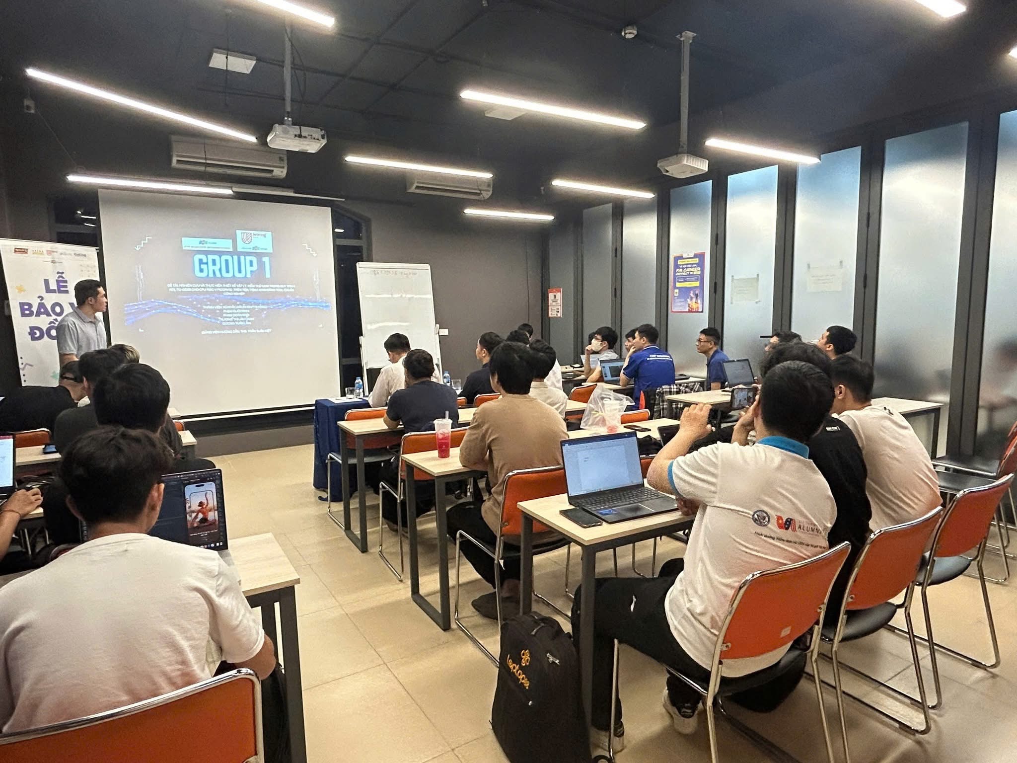 C2408E hoàn thành bảo vệ đồ án tốt nghiệp